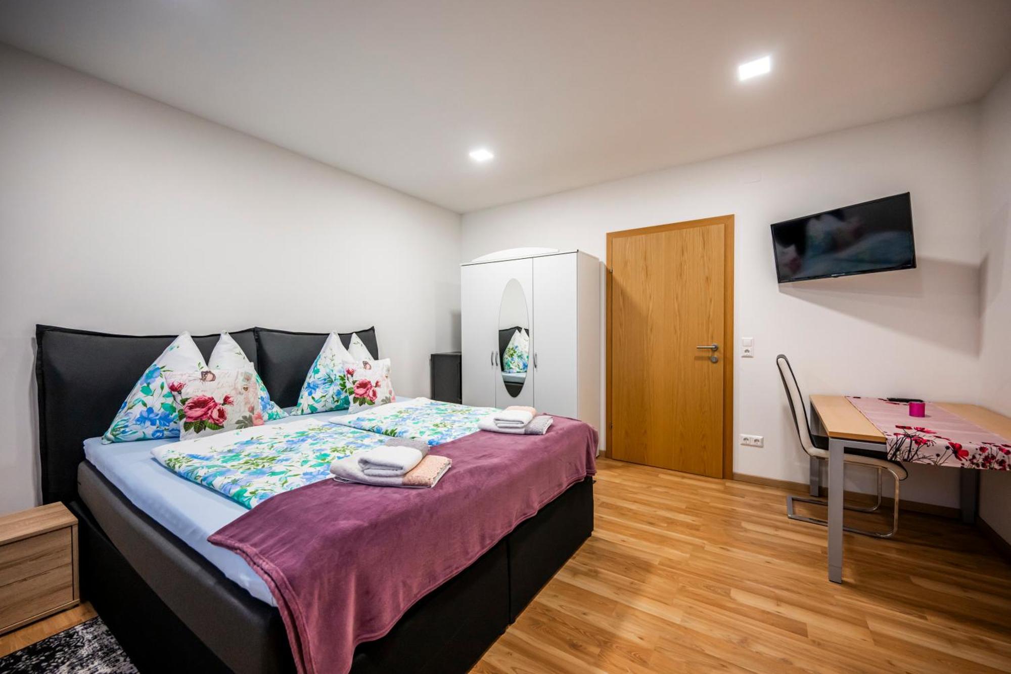 Die Schlafstube - Bed & Breakfast Zeltweg Exterior photo