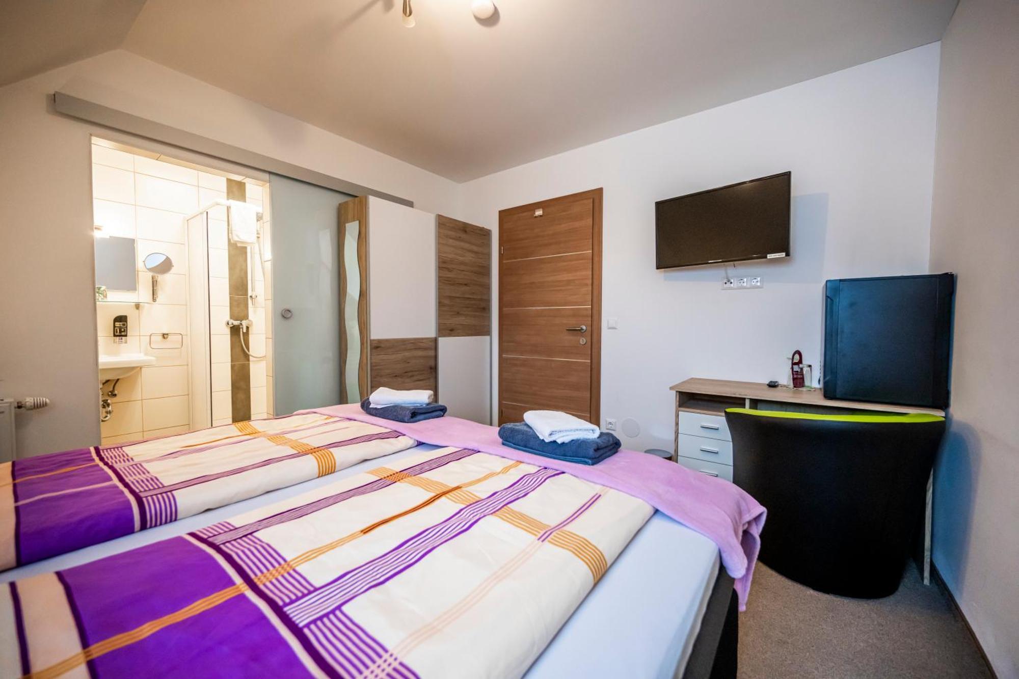 Die Schlafstube - Bed & Breakfast Zeltweg Exterior photo