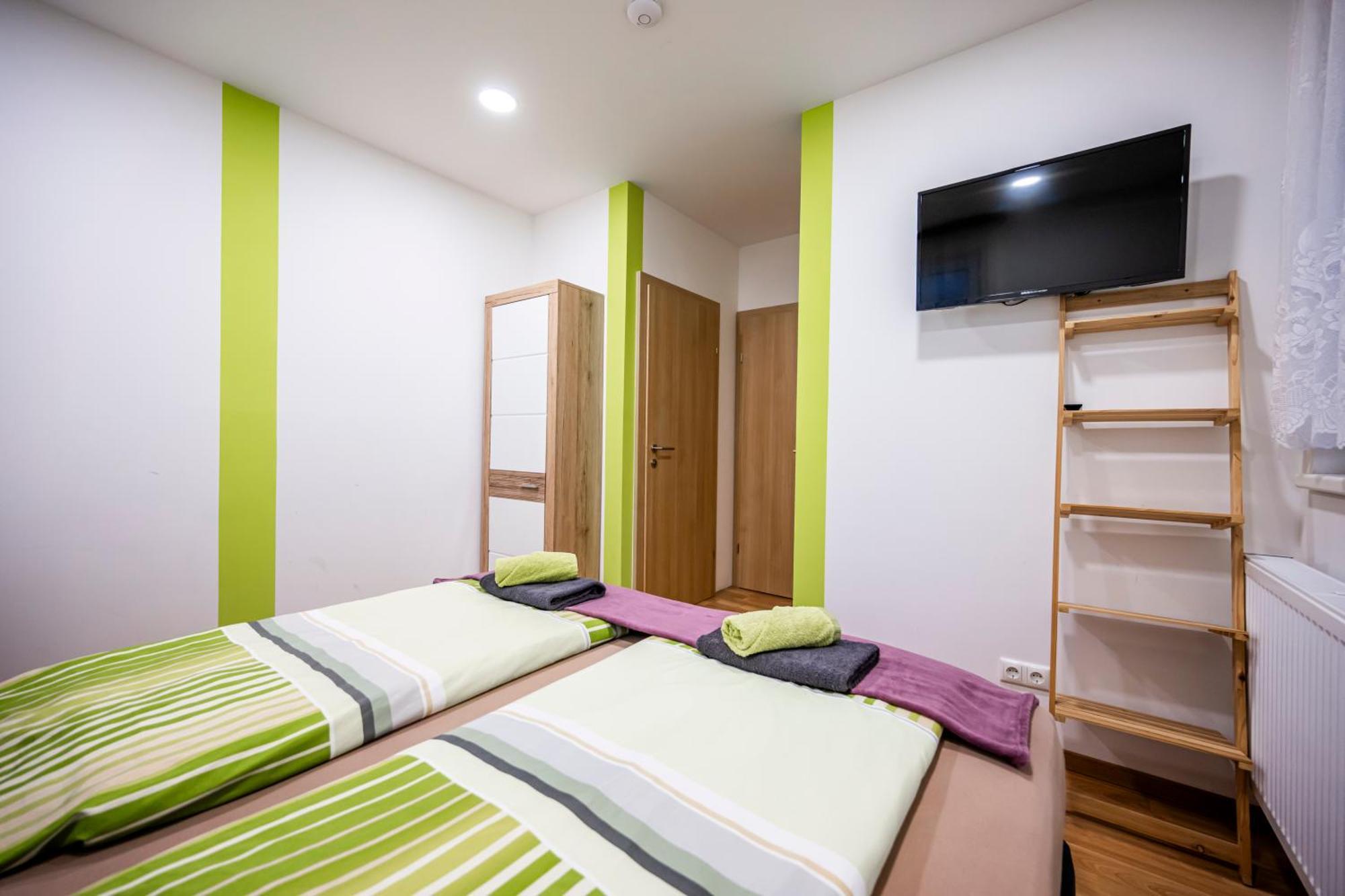 Die Schlafstube - Bed & Breakfast Zeltweg Exterior photo